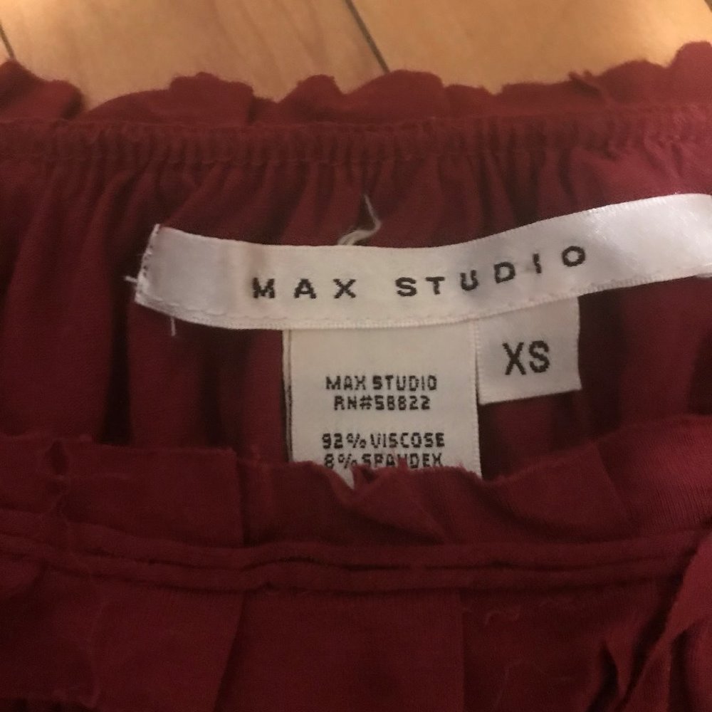 Red Max Studio Spring Top - Picture 2 of 6